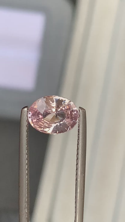 Peach Sapphire Oval 2,05ct