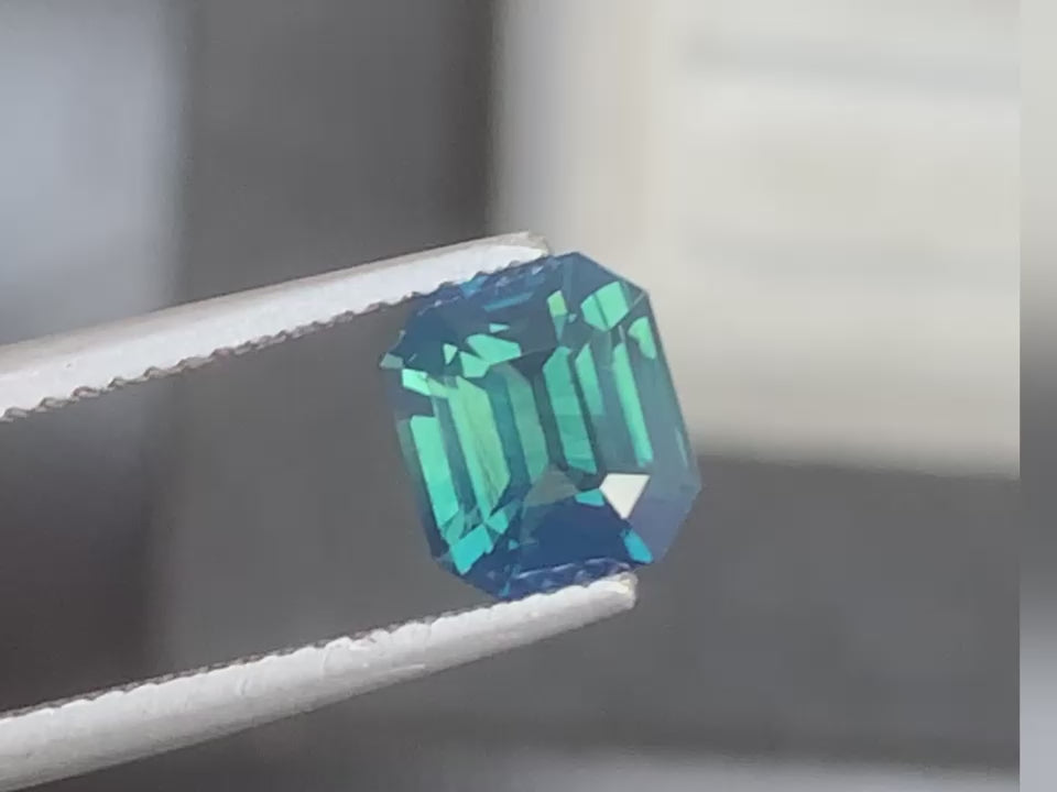 saphir-teal-émeraude-2-51ct-video-1