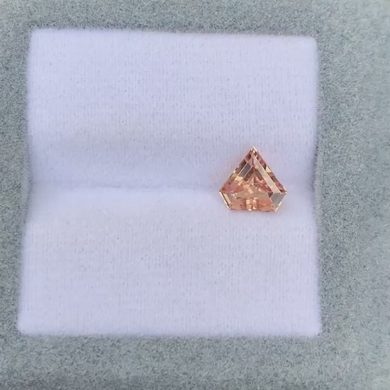 saphir-p-che-Kite-1-05ct video1