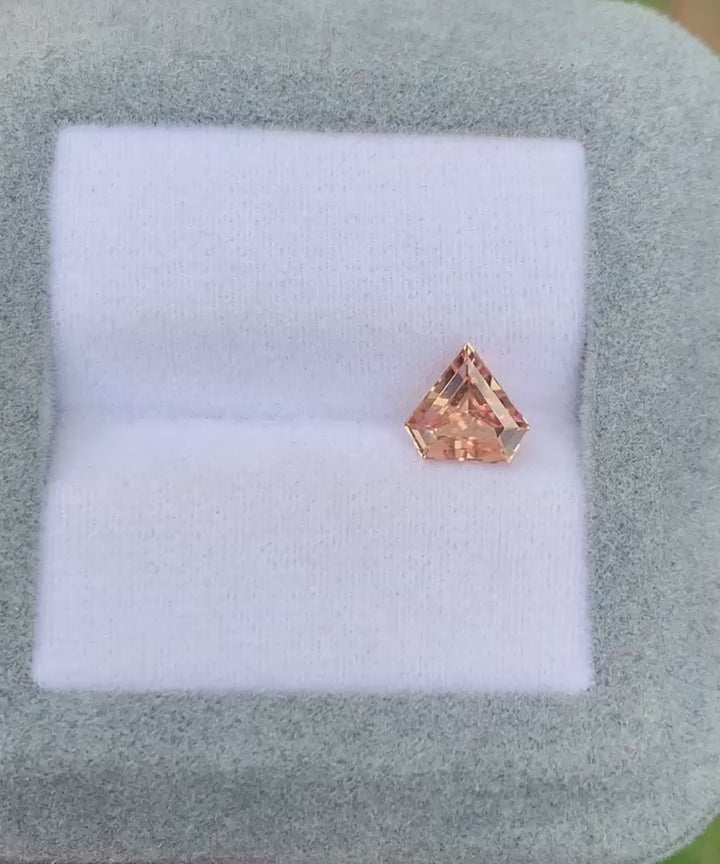 saphir-p-che-Kite-1-05ct video1