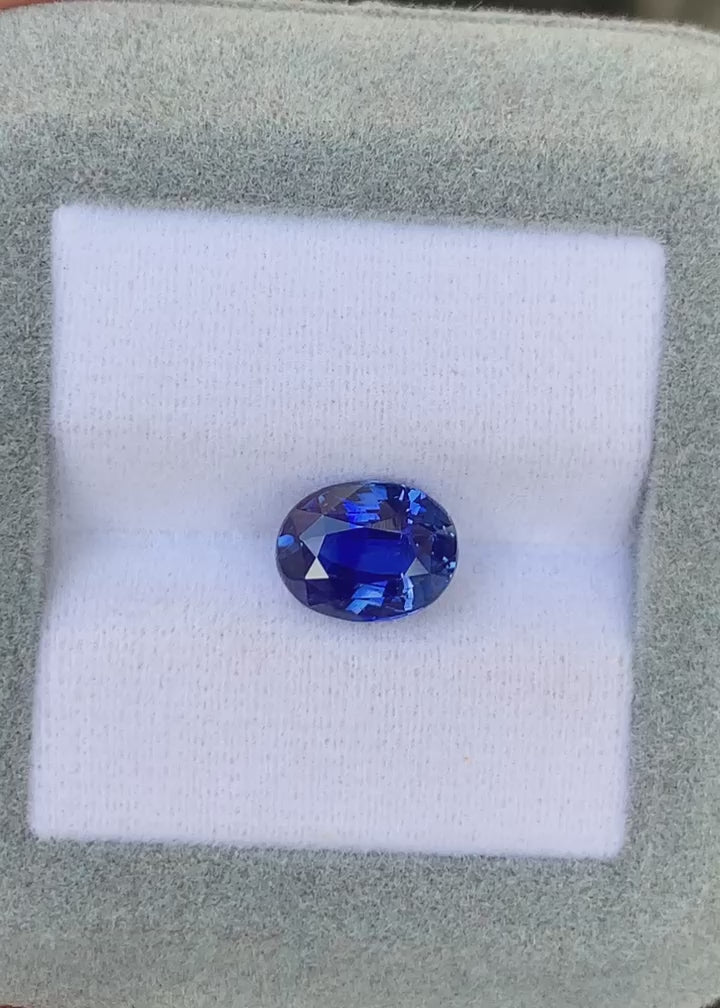 saphir-bleu-ovale-3-05-ct-video-2