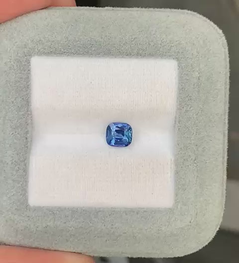 saphir-teal-coussin-1-10ct-video-2