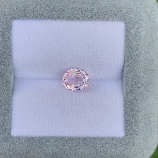 saphir-p-che-ovale-1-56ct video1