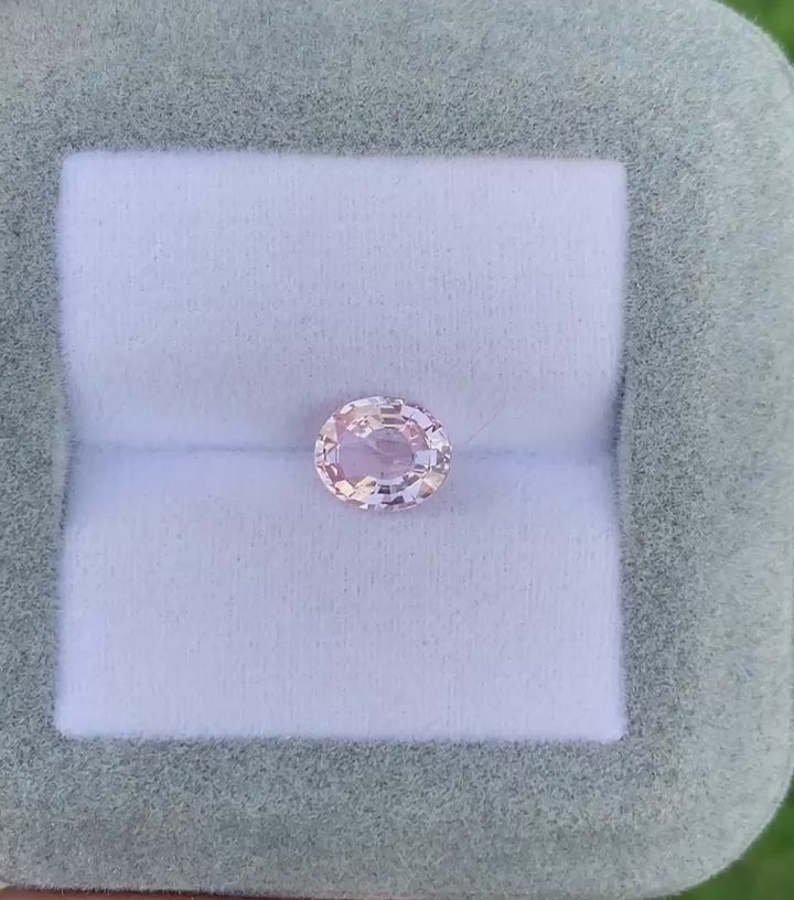 saphir-p-che-ovale-1-56ct video1
