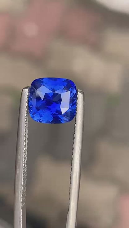 saphir-bleu-coussin-3-00ct-video-1