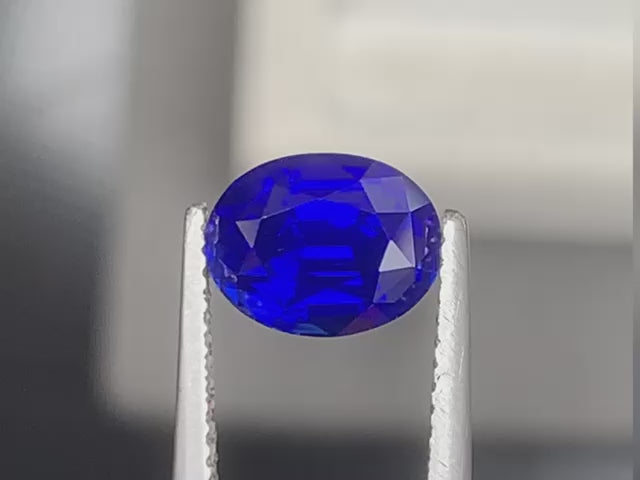 saphir-bleu-ovale-3-20-ct-video-1