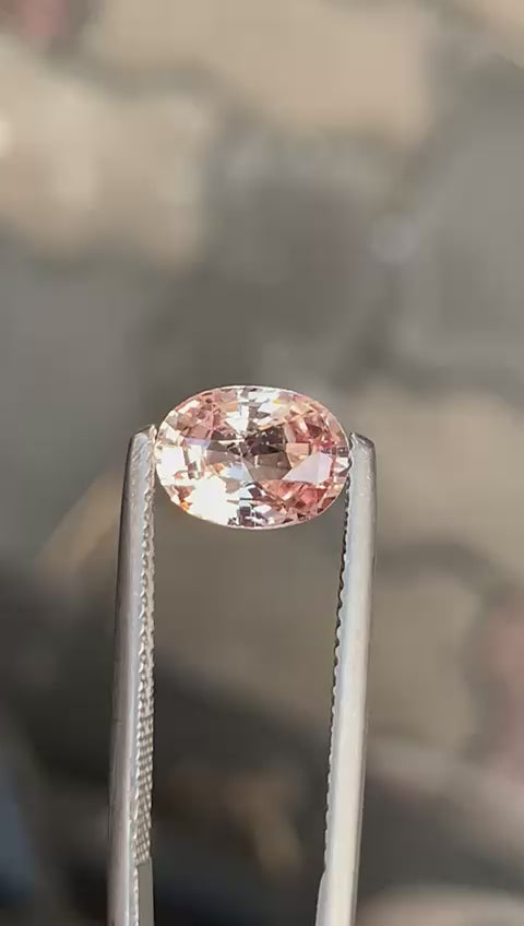 saphir-p-che-ovale-2-15-ct-video-1