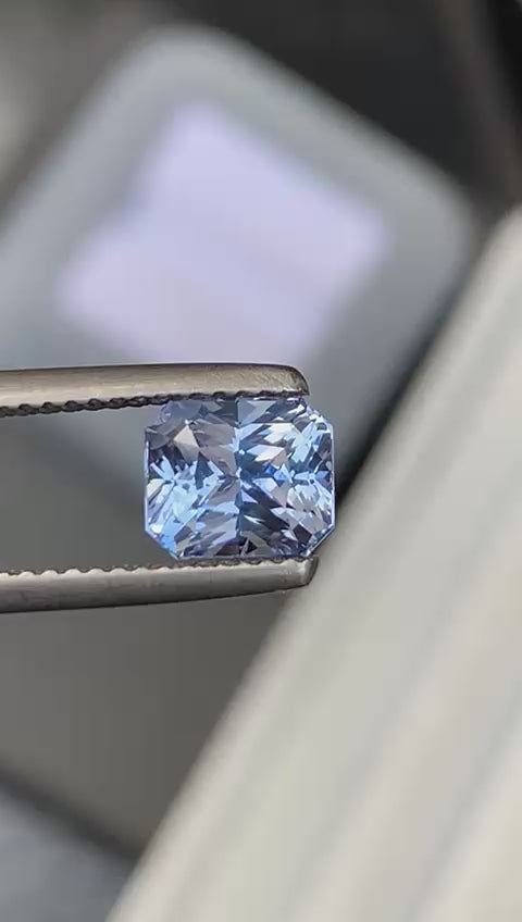 saphir-bleu-radiant-2-10ct-video-1