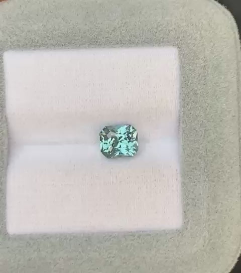 saphir-teal-radiant-1-62ct-video-2