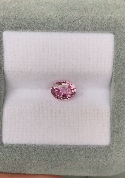 pink sapphire oval 1,25ct video 2
