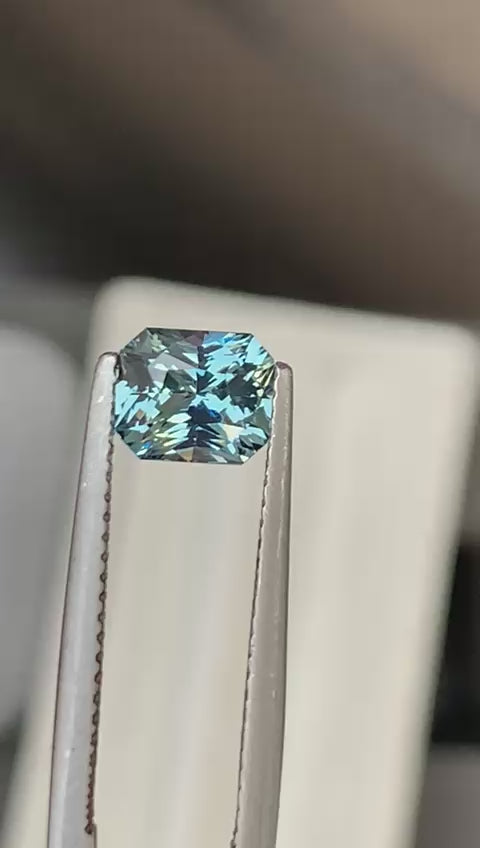 saphir-teal-radiant-1-62ct-video-1