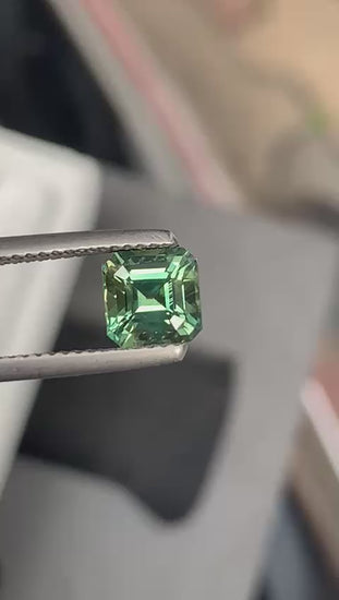 saphir-teal-émeraude-carrée-1-80ct-video-1