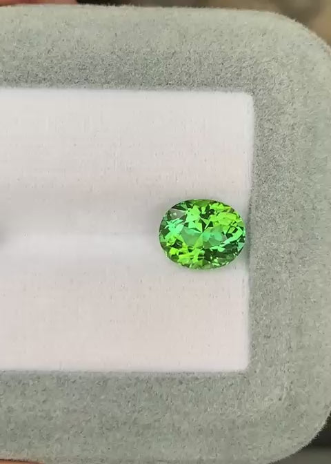 tourmaline-ovale-3-10-ct-video-1