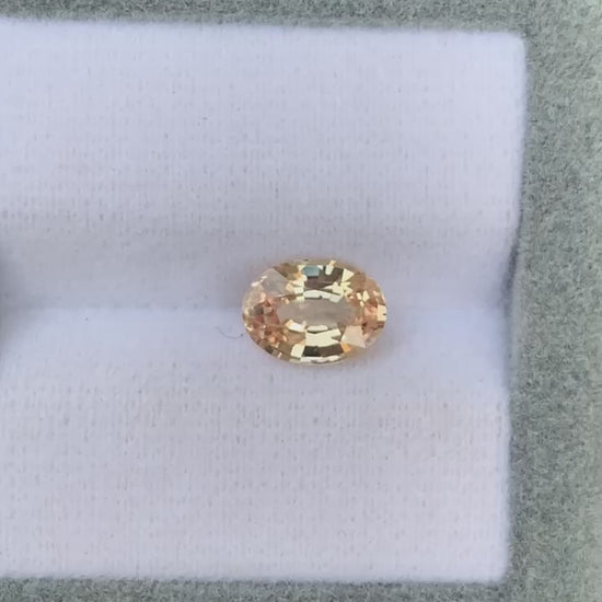Peach Sapphire Oval 1,52