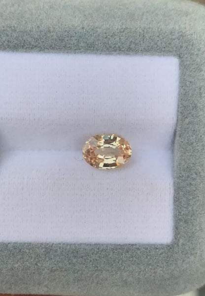 Peach Sapphire Oval 1,52