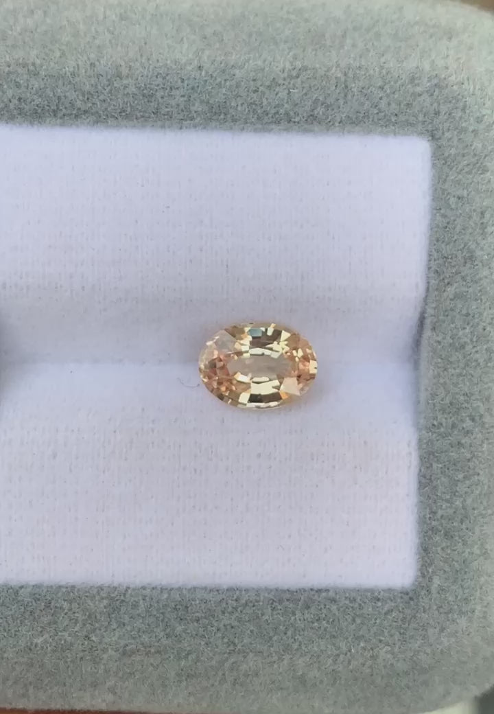 Peach Sapphire Oval 1,52