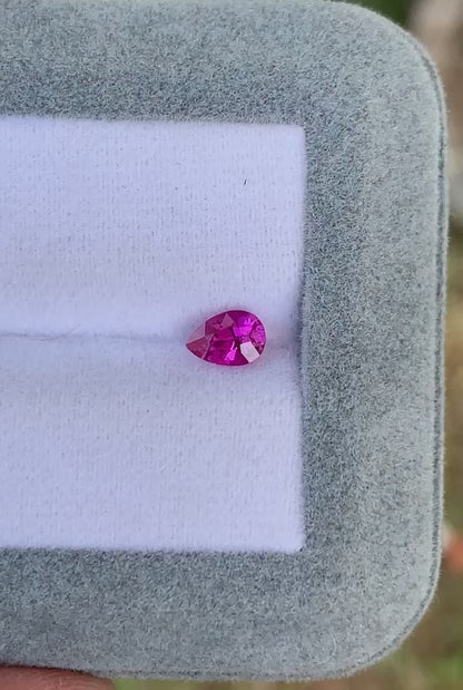 saphir-rose-goutte-0-58ct 