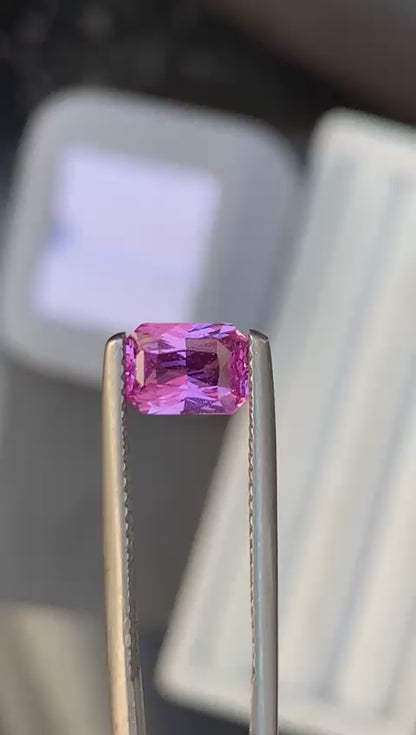 saphir-rose-radiant-1-10-ct-video-2