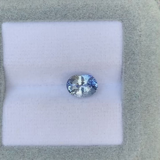 saphir-bleu-ovale-2-01ct-video-2