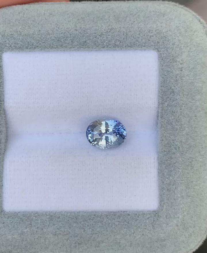 saphir-bleu-ovale-2-01ct-video-2