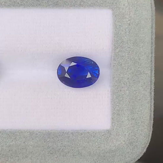 saphir-bleu-ovale-6-03ct-video-2