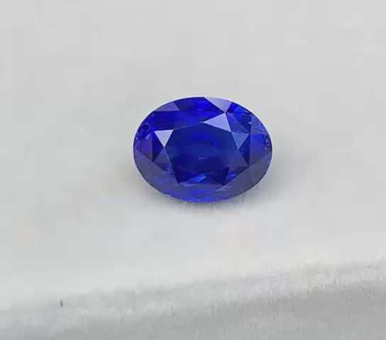 saphir-bleu-ovale-7-50ct-video-3