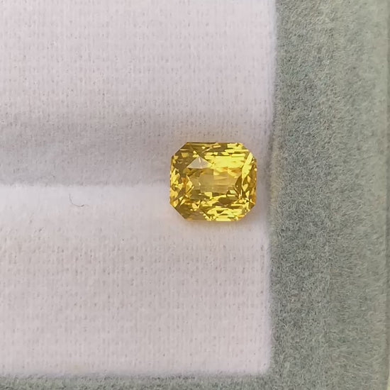 Vivid Yellow Cushion 2,51ct