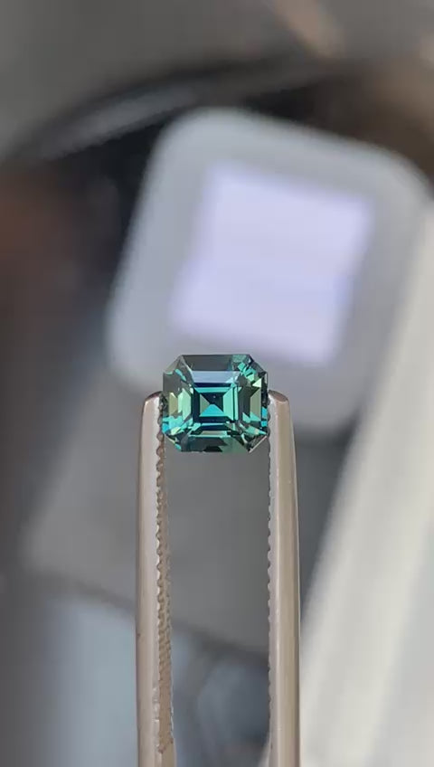 saphir-teal-émeraude-1-25-ct-video-1