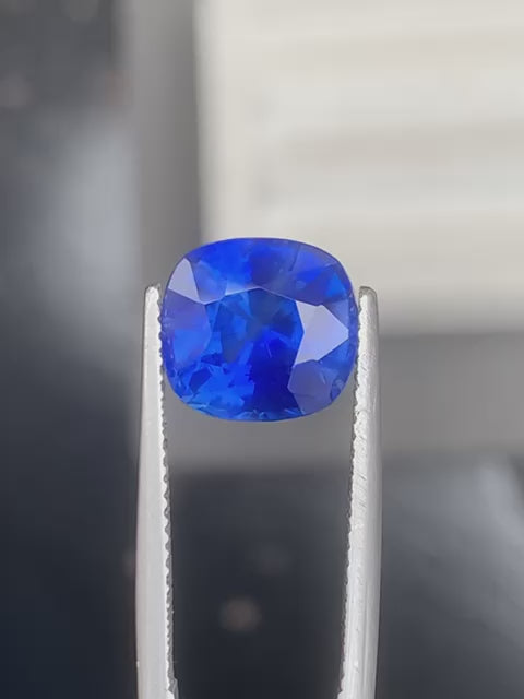 saphir-bleu-coussin-5-12ct-video-1