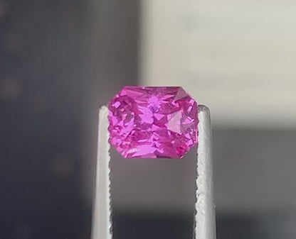 saphir-rose-radiant-1-20ct-video-1