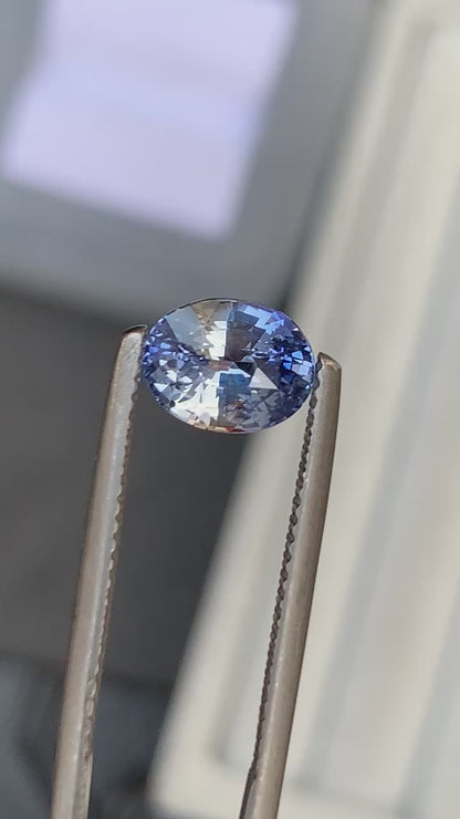 saphir-bleu-ovale-2-01ct-video-1