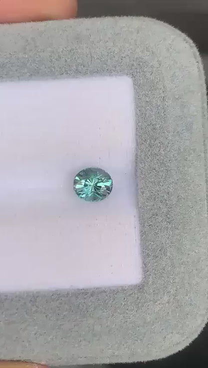 saphir-teal-ovale-1-06ct-video-2