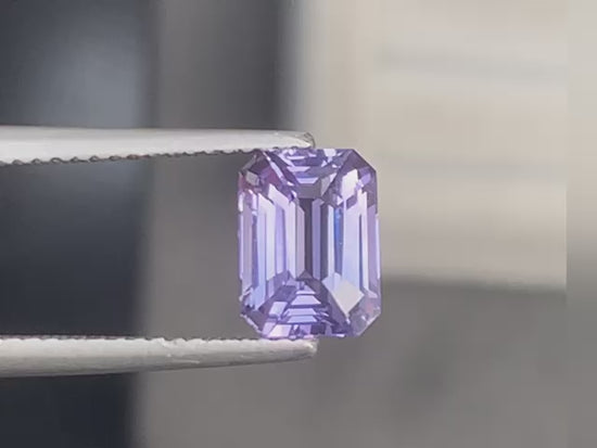 saphir-violet-émeraude-2-52-ct-video-1