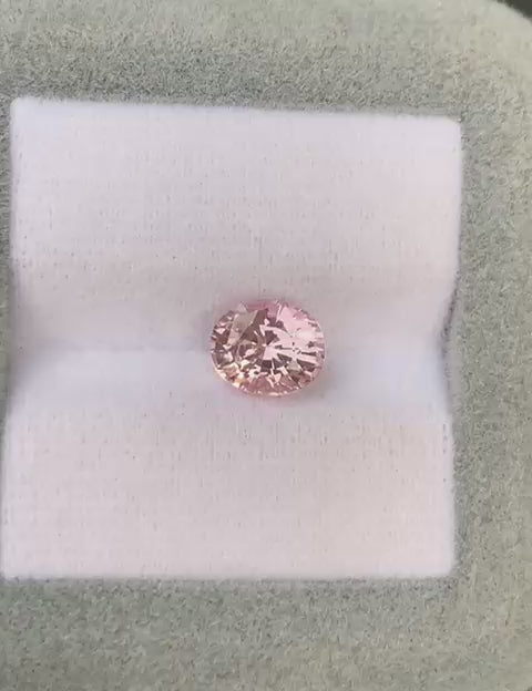 saphir-rose-ovale-2-00ct-video-2