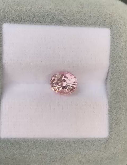 saphir-rose-ovale-2-00ct-video-2