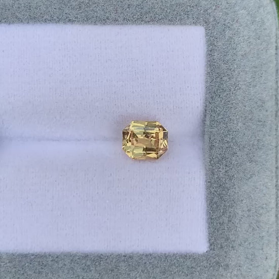 saphir-jaune-coussin-1-61ct video1