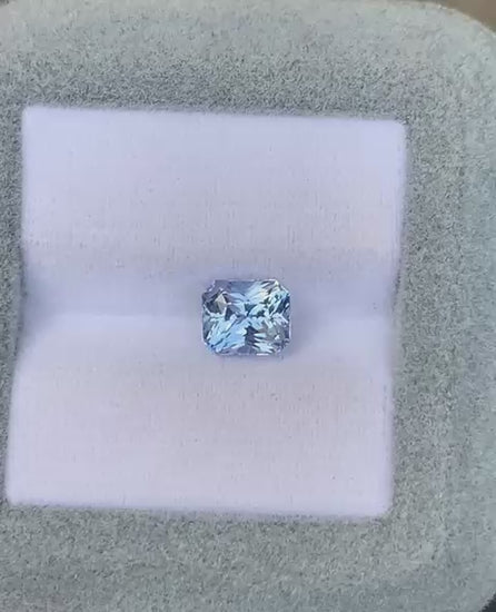 saphir-bleu-radiant-2-10ct-video-2