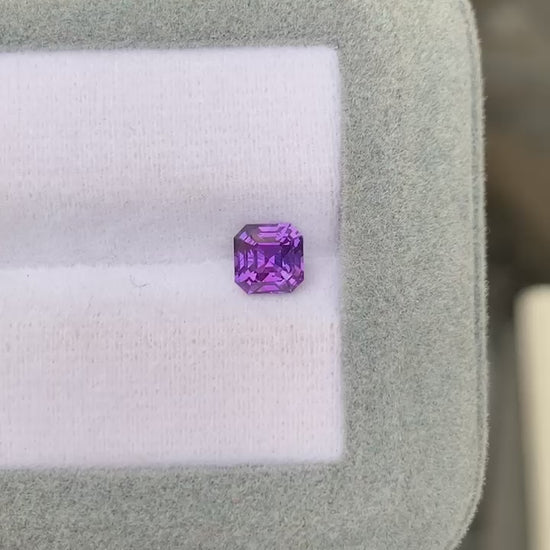 Violet  Sapphire Emerald 1,04ct - video 2