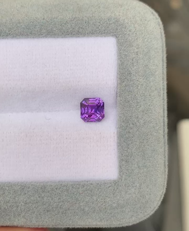 Violet  Sapphire Emerald 1,04ct - video 2