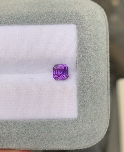 Violet  Sapphire Emerald 1,04ct - video 2
