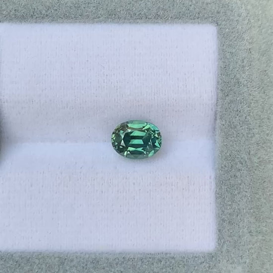 saphir-teal-ovale-1-62ct-video-1