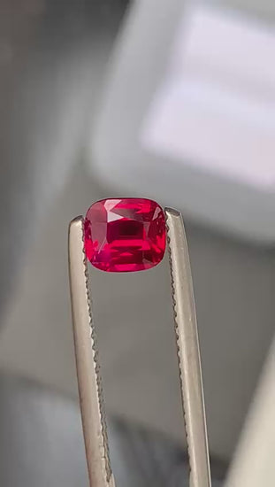 rubis-coussin-1-08ct-video-1