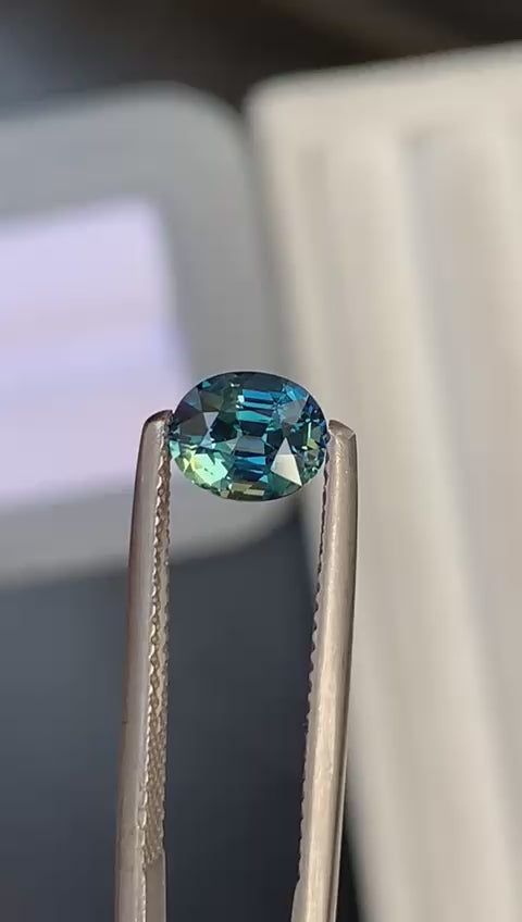 saphir-teal-ovale-1-28-ct-video-1
