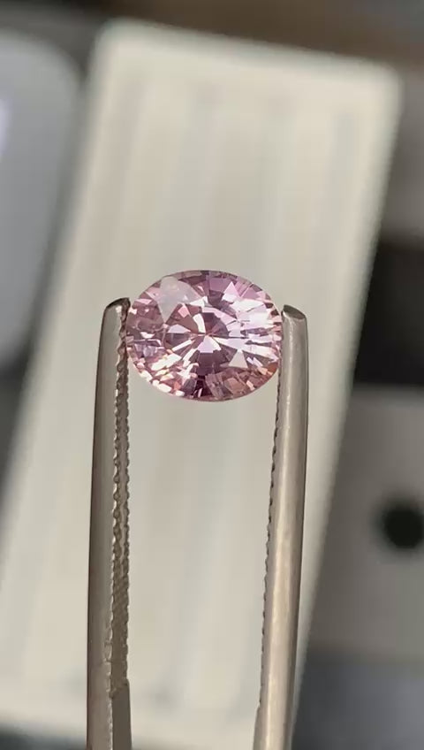 saphir-rose-ovale-2-00ct-video-1