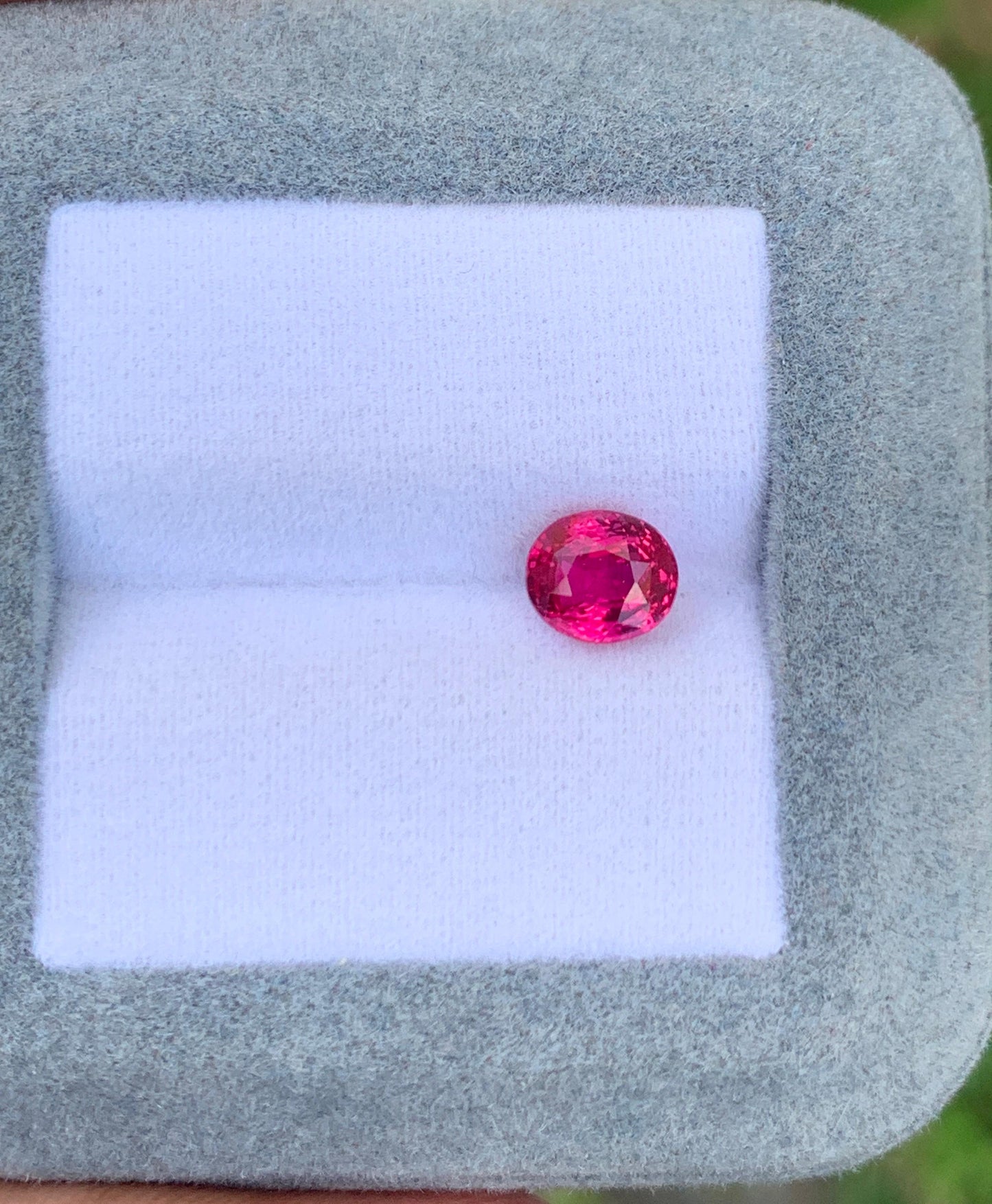 rubis-ovale-1-51ct photo2