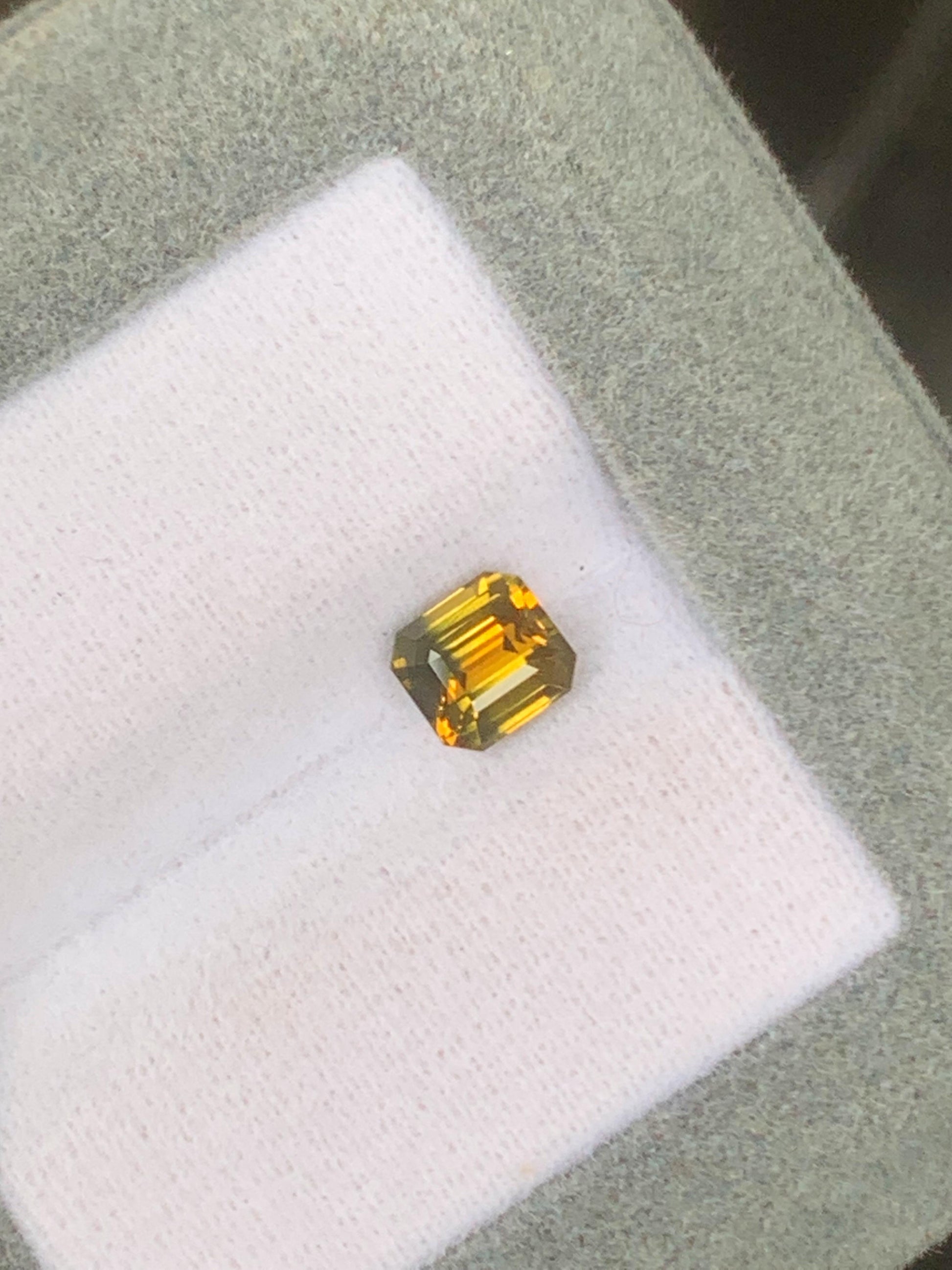 saphir-bicolore-émeraude-1-03ct-photo-1