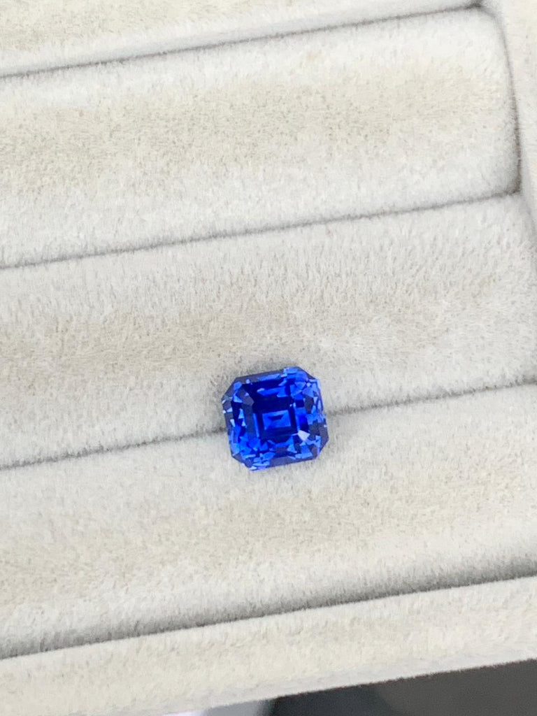 saphir-bleu-carré-émeraude-2-65ct-photo-1
