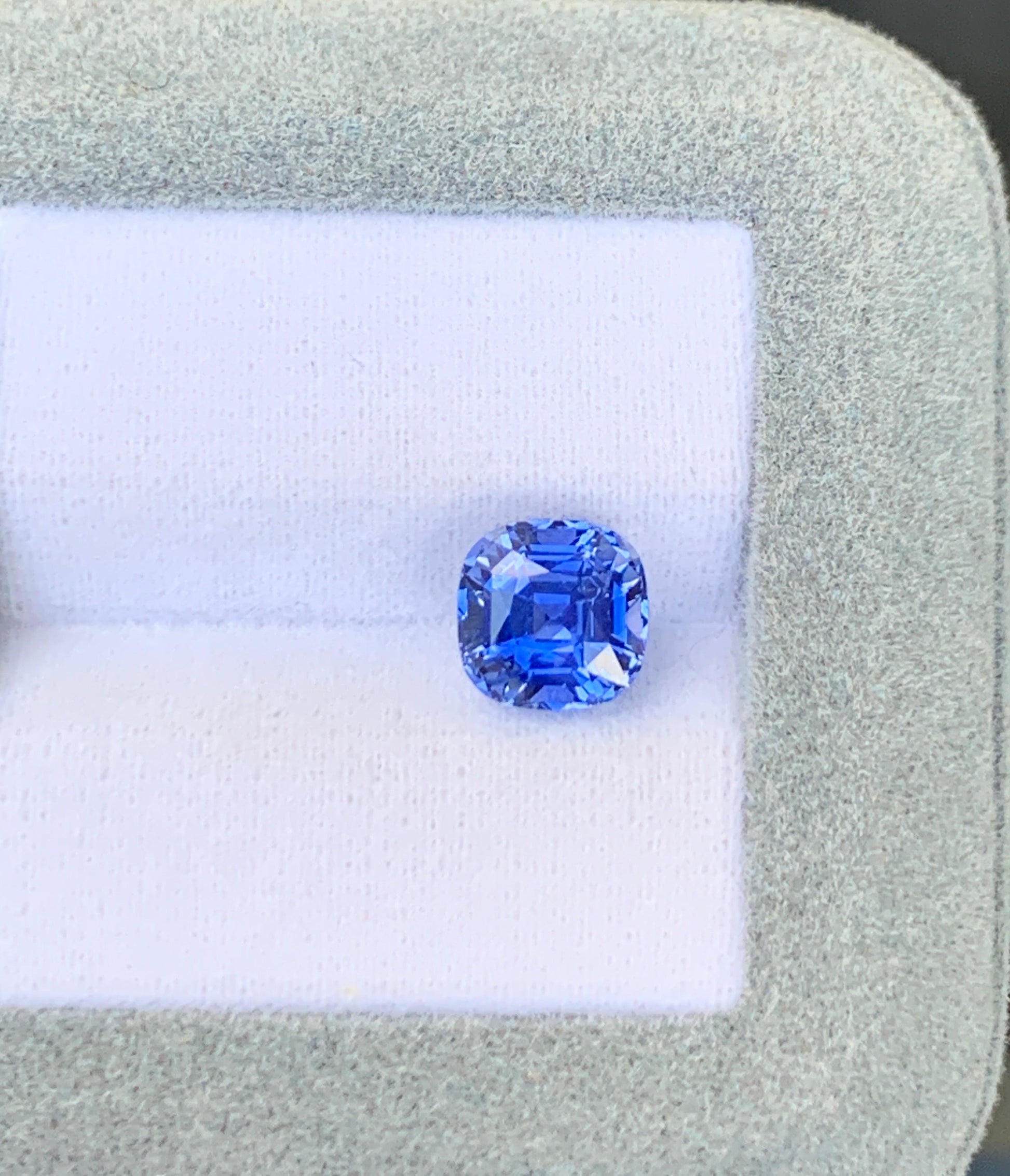 saphir-bleu-coussin-3-12ct-photo-2