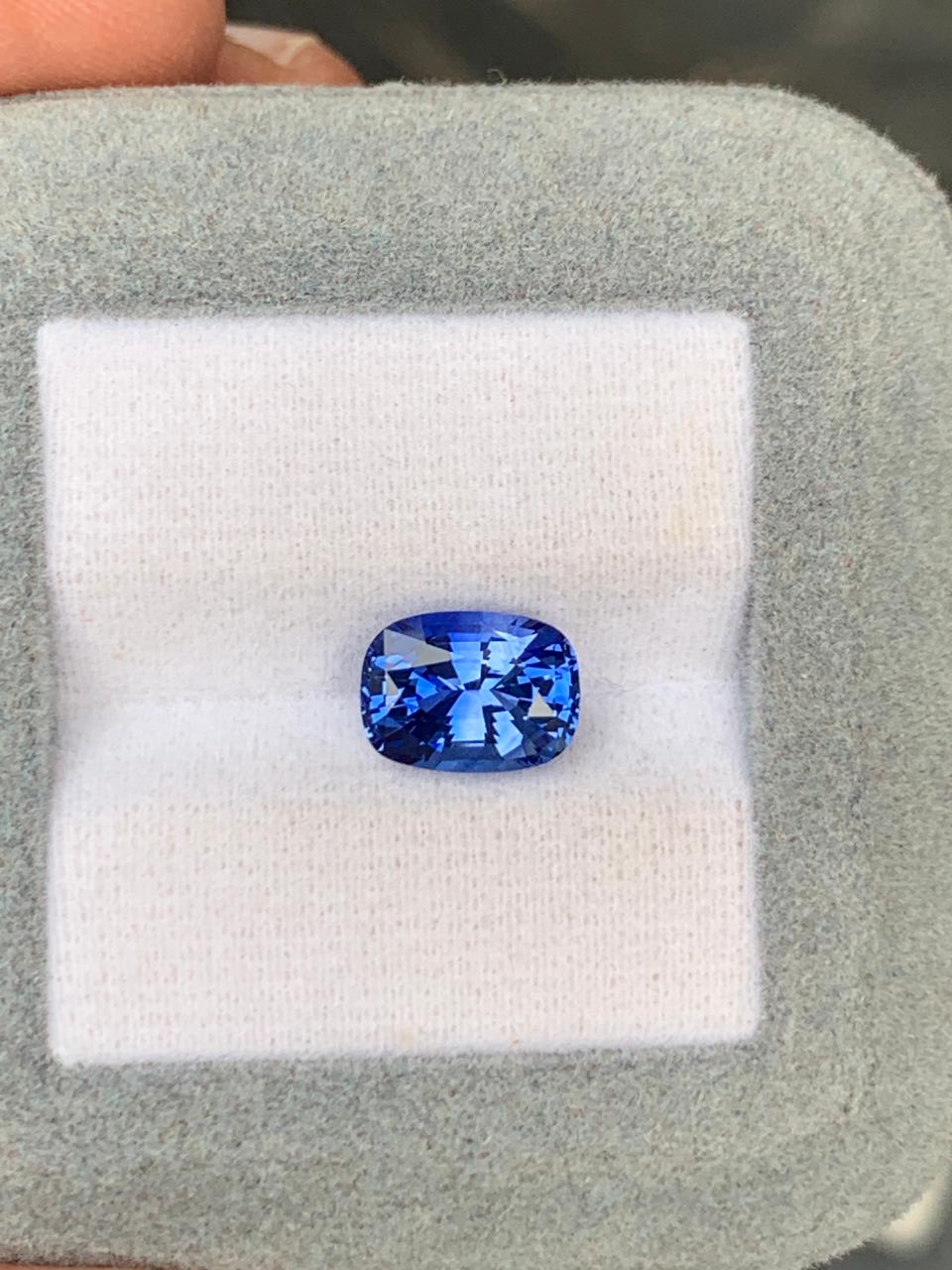 saphir-bleu-coussin allongé-3-06ct-photo-2