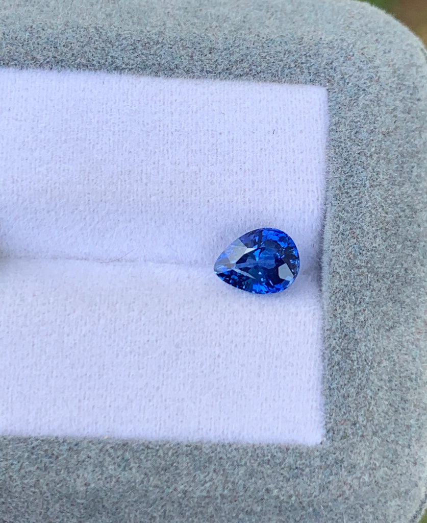 saphir-bleu-goutte-1-52ct